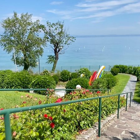 Front Lake Amazing View Манерба-дель-Гарда Экстерьер фото